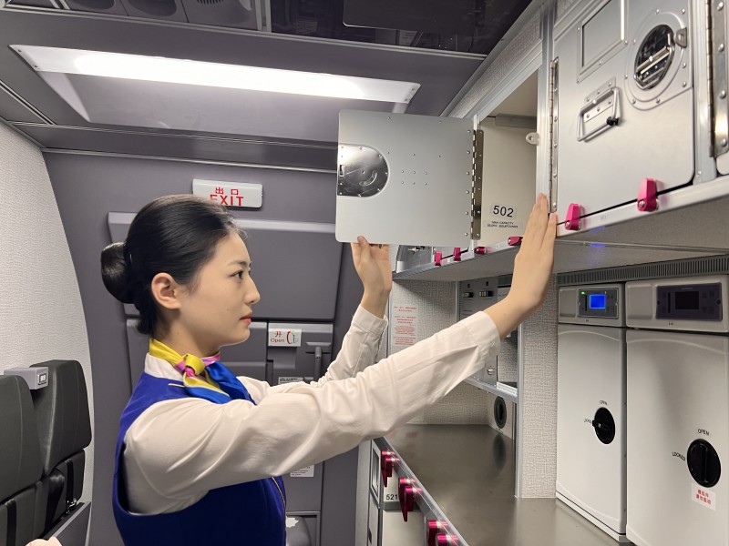 以赛促学展风采，以学促用强技能