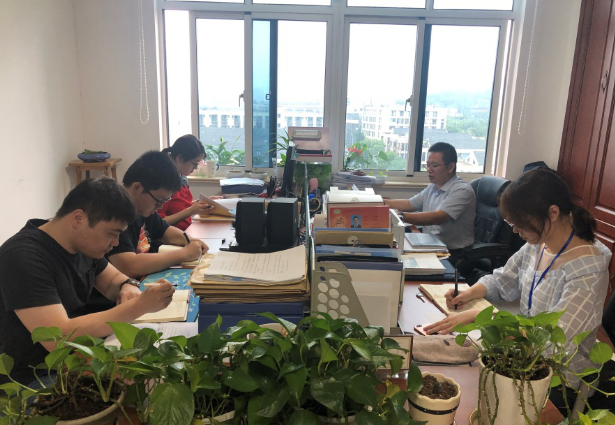 纪检审计财务党支部召开 以优良作风保证“双胜利”专题组织生活会