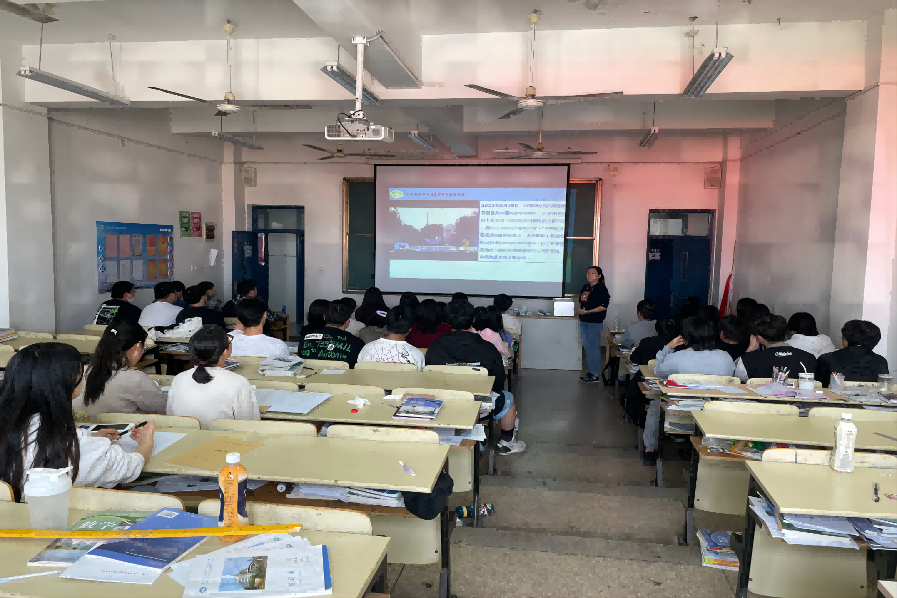 交通工程学院举办邹江娜老师院级公开课