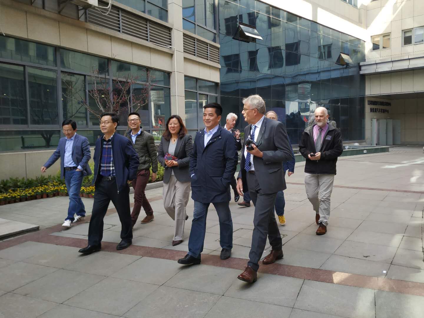 新西兰奥塔哥理工学院Marc Doesburg一行6人来校洽谈参访交流