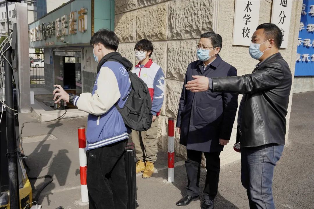 学校迎来2022年春季学期返校学生