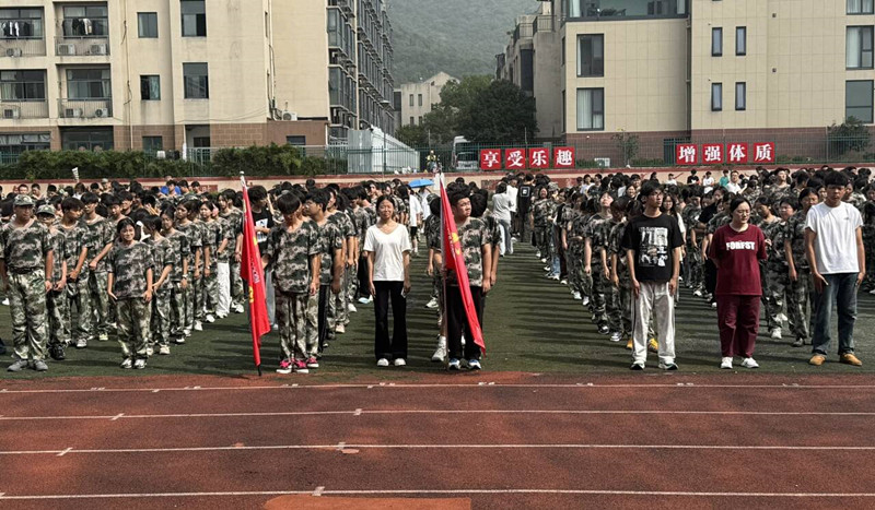 淬练应急本领,守护生命防线——信息管理学院参加消防应急逃生疏散演练